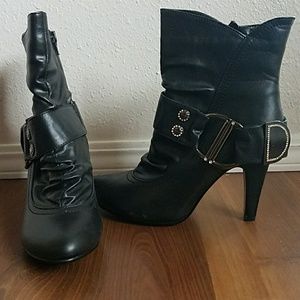 Super cute black heeled boots